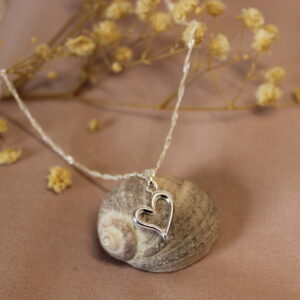 Collar de corazón.